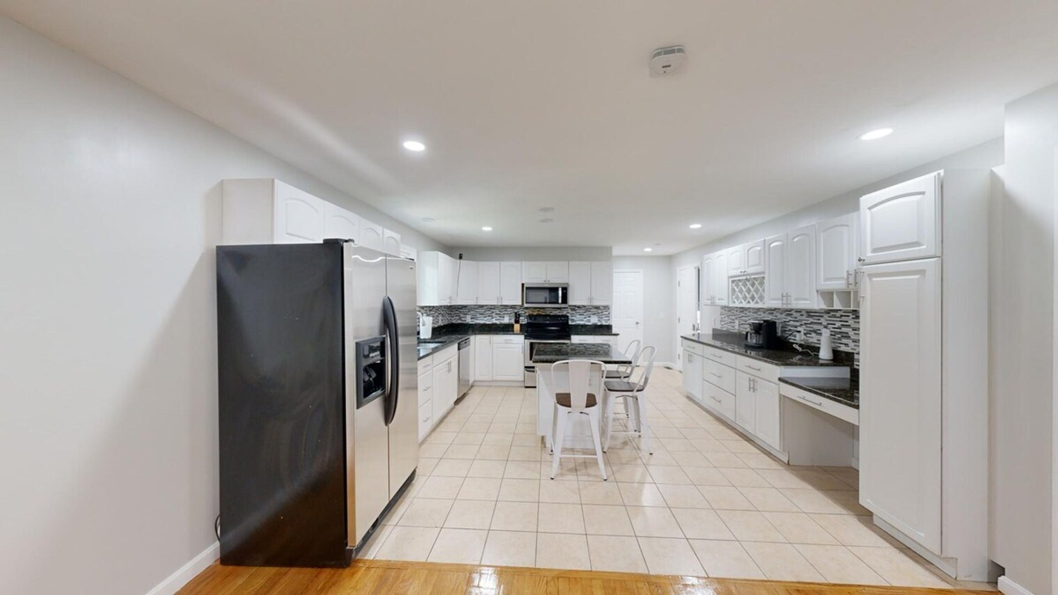 Building Photo - 9 Bates Ave