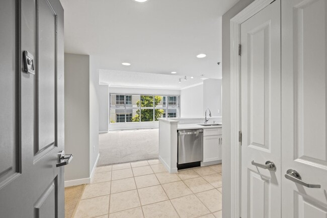 Building Photo - 777 7th St NW