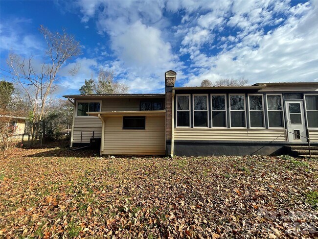 Building Photo - 6225 Branch Hill Cir