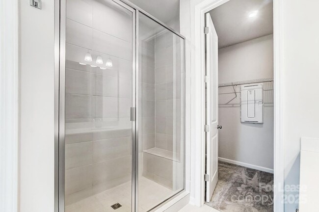 Building Photo - 7014 Fairmile Run