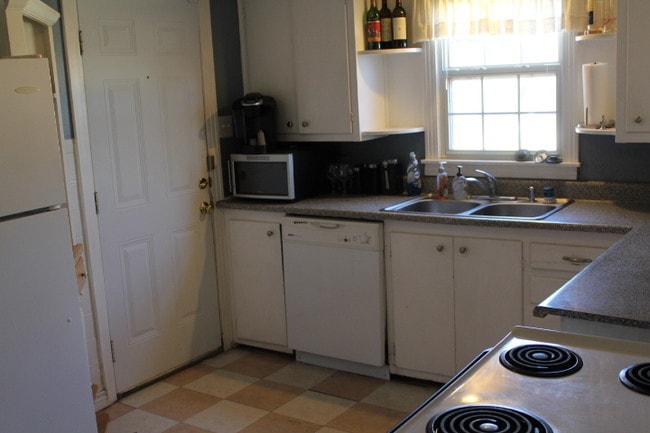 Building Photo - 3306 28th St