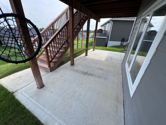Building Photo - $2800 - 4 Bed 3 Bath Home in Westside Siou...