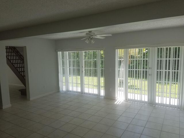 Building Photo - 181 NE Wavecrest Way