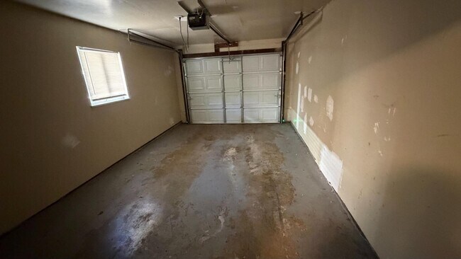 Building Photo - 1118 Soria St