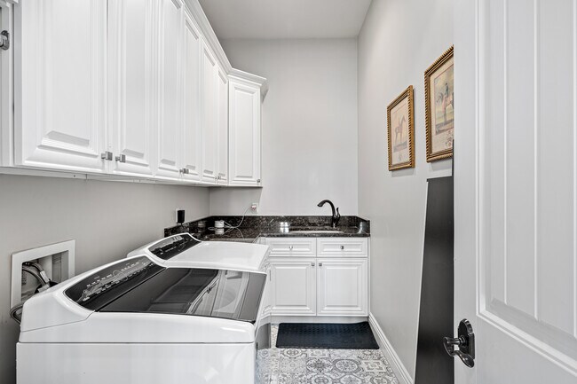 Building Photo - 12131 E Cloud Rd