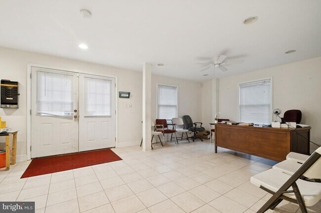 Building Photo - 2025 Fairland Rd