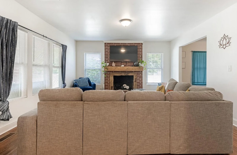 Building Photo - 1102 Ln St