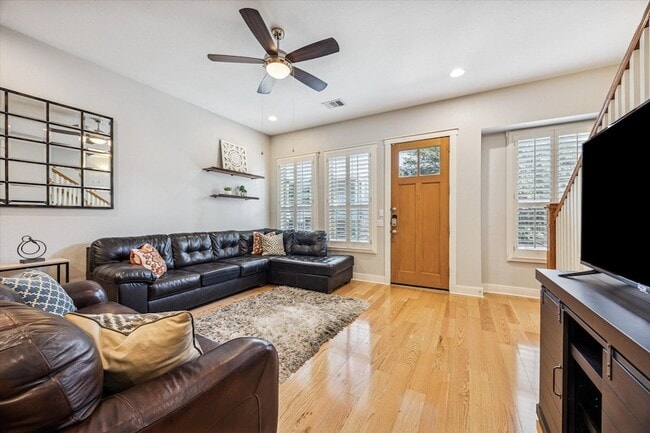 Building Photo - 2520 Bluebonnet Ln