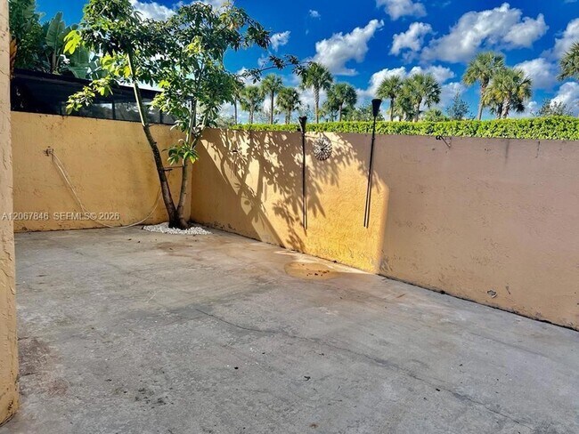 Building Photo - 900 SW 113th Terrace