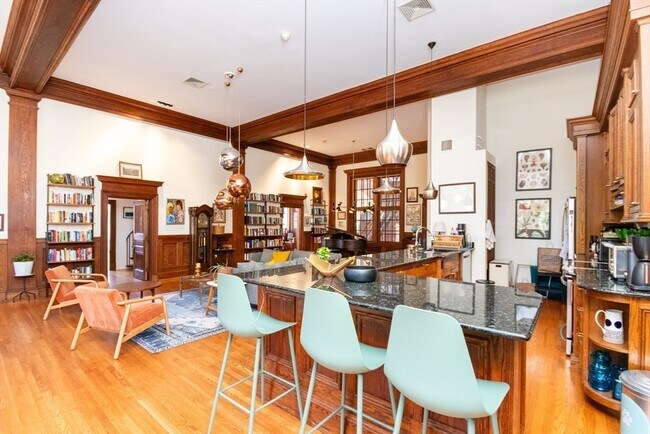 Building Photo - 28 Seaverns Ave