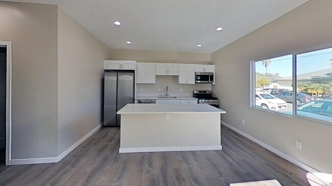 Building Photo - 5124 Leo St