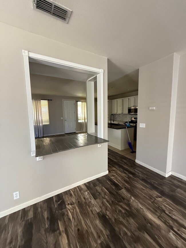 Building Photo - 9644 Crisswell Dr