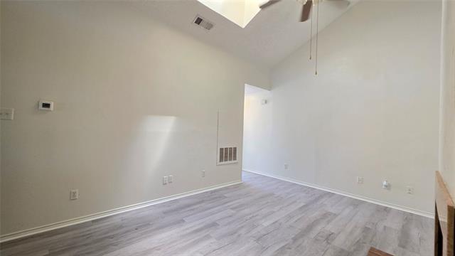 Building Photo - 3028 N Bell Ave