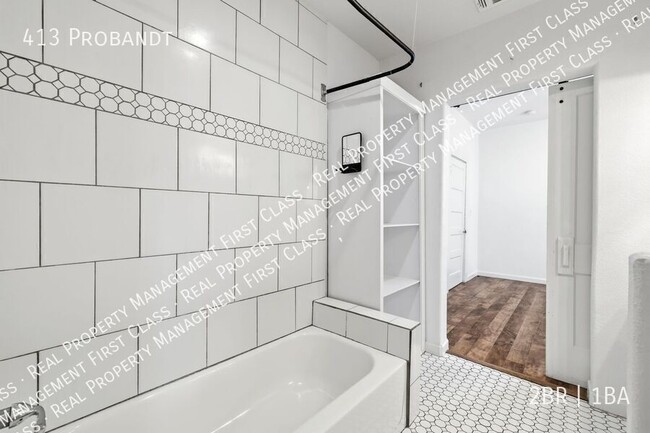 Building Photo - 413 Probandt-