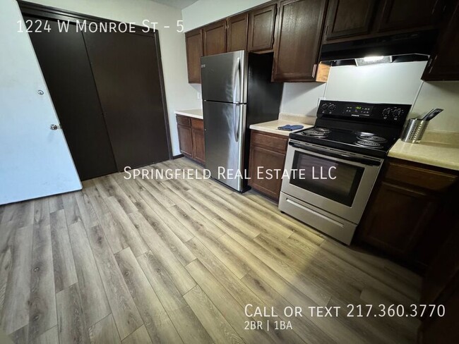 Building Photo - Sparkling 2 Bed 1 Bath Gem with Modern Upg...