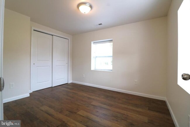 Building Photo - 143 Mitscher Rd