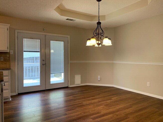 Building Photo - 1 Summer Ridge Ct