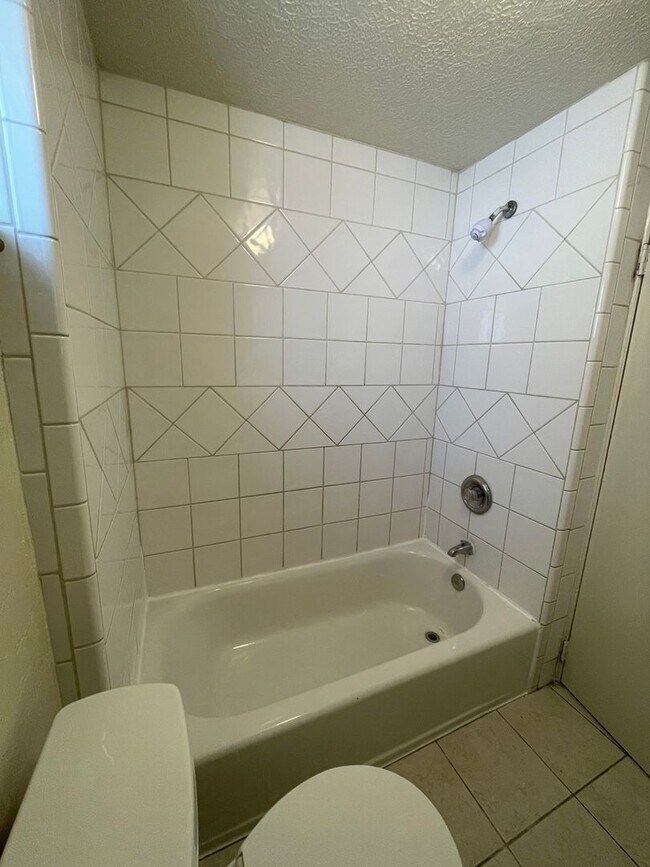 Building Photo - Roche Duplex