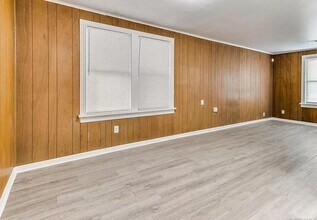 Building Photo - Charming 3 bedroom/2 bath home!