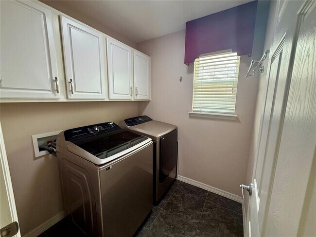 Building Photo - 2706 Monticello Way