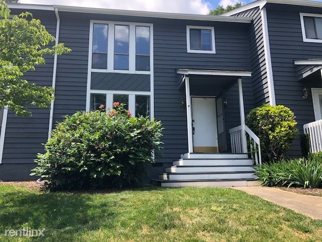 Building Photo - 3 br, 3 bath Townhome - 107 Jo Anne Cir