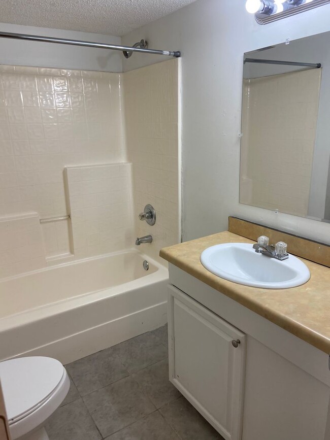 Building Photo - New For Rent in Center Point!