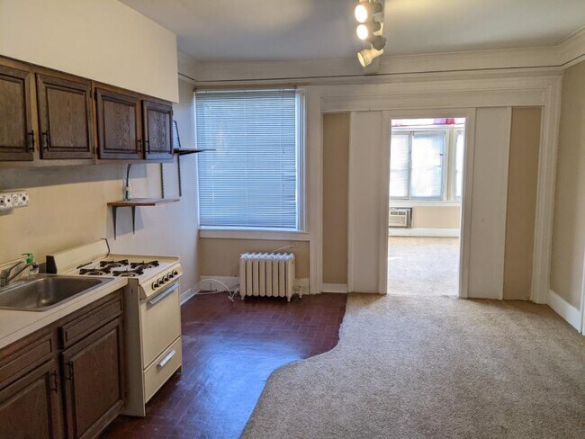 Building Photo - 1 bedroom in Evanston IL 60201
