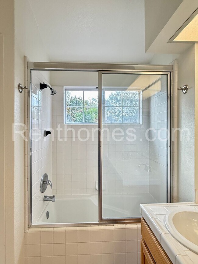 Building Photo - 12710 Via Nieve