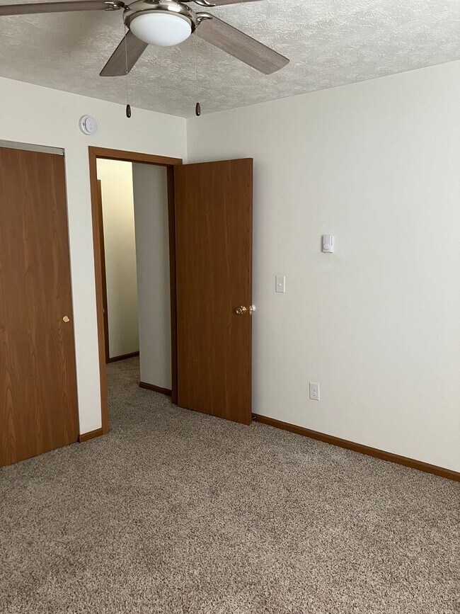 Building Photo - 2 Bedroom and 1.5 Bath Townhome - Troy, Ohio!!