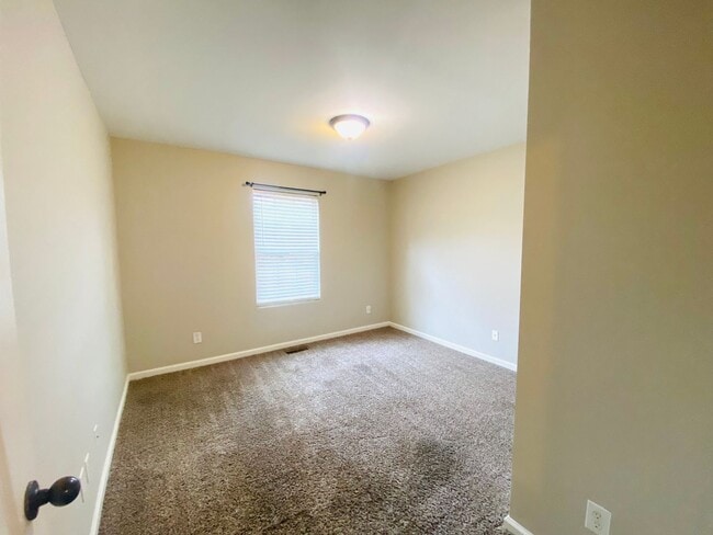 Building Photo - 1728 Thistlewood Dr