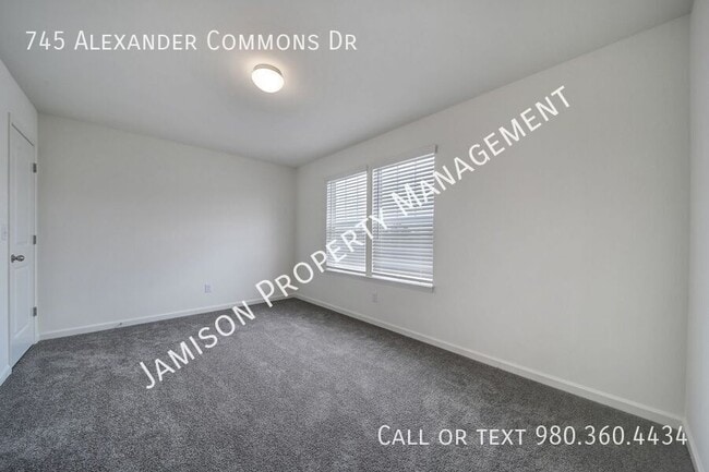 Building Photo - 745 Alexander Commons Dr