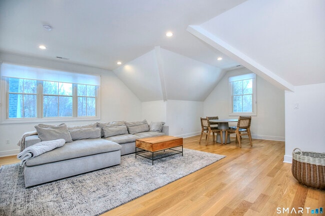 Building Photo - 32 Ridge Rd