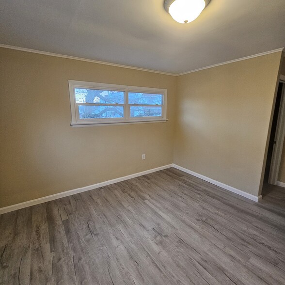 Building Photo - 94 7th Ave