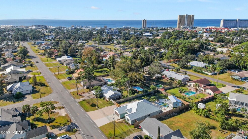 Building Photo - 2916 Laurie Ave