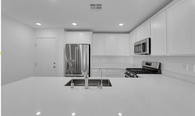 Building Photo - 10772 Ditchburn Ct
