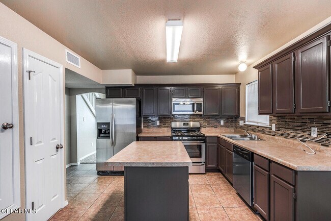 Building Photo - 10932 Duster Dr