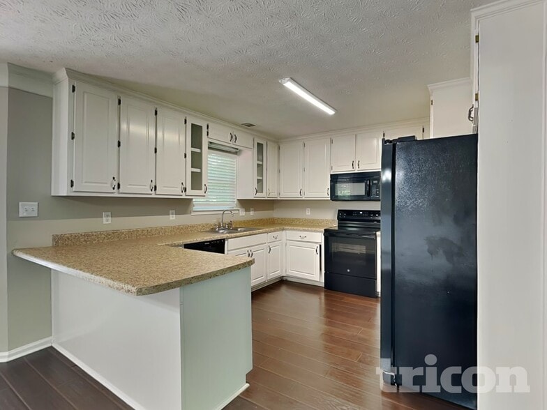 Building Photo - 760 Country Lake Ct