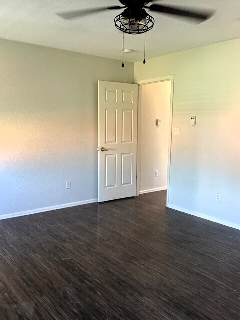 Building Photo - 425 Gold Rush Dr
