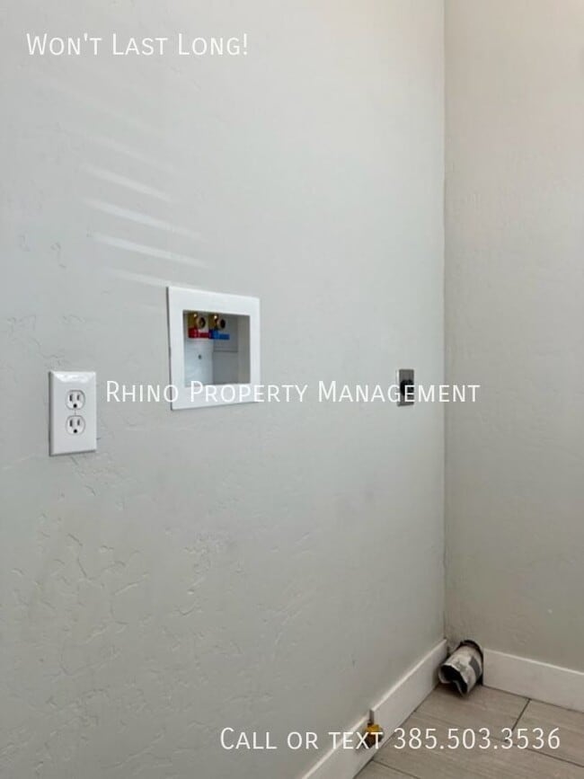 Building Photo - 576 N 400 W