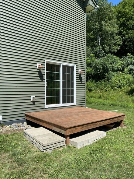 Sample deck - 96 Hogsback Dr