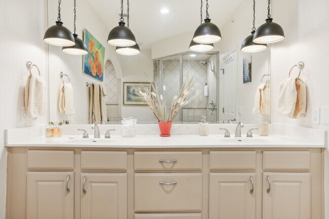 Building Photo - Luxury Riverfront Condo Near Georgetown Square | 2 Bed / 2 Bath with Balcony