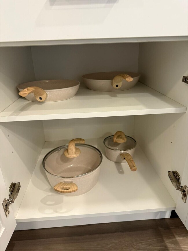 Building Photo - 1223 E Plant St