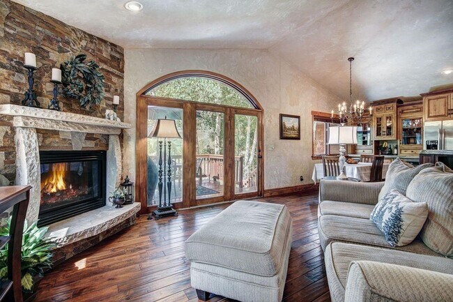 Building Photo - Home in Willowbrook for Rent