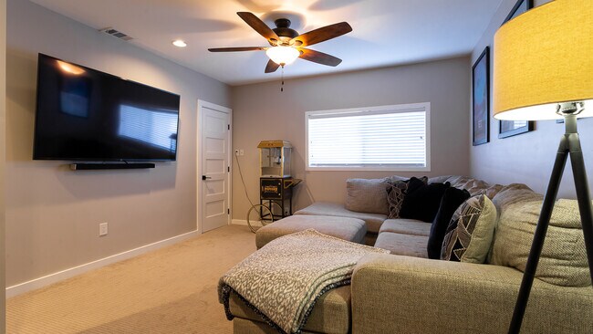 Bedroom 4/Media Room - 2040 W Cambridge Ave