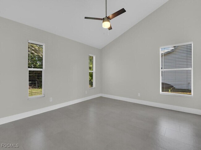 Building Photo - 1931 SW 36th Terrace