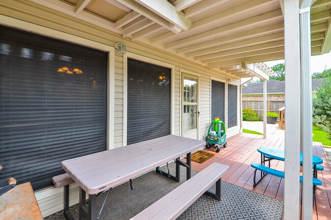 Building Photo - Echo Ridge, Sugar Land, TX 77478 - 3 BR 2 BA single-family home