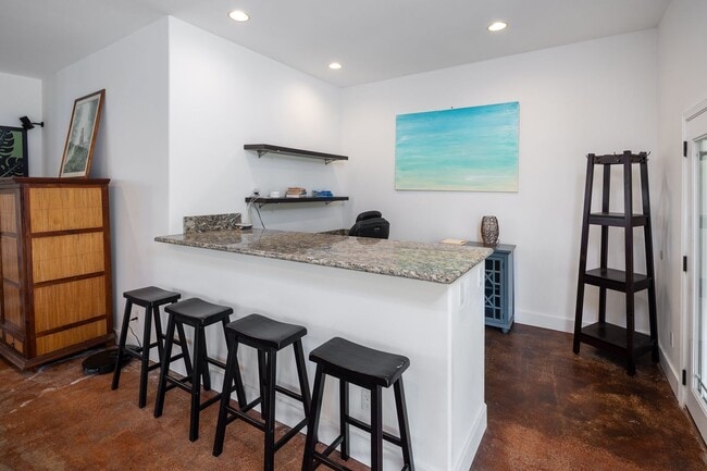 Building Photo - Privately Gated, Cool, Furnished Home, Tuc...