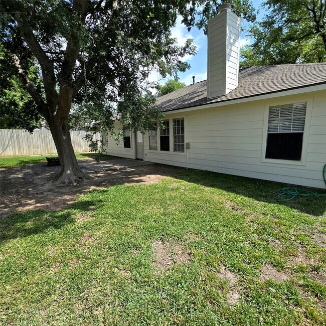 Building Photo - 6411 Slate Stone St