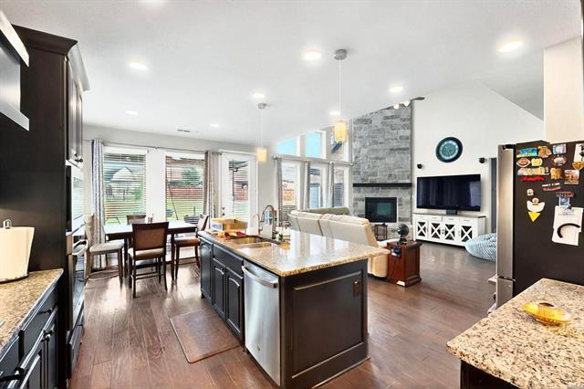 Building Photo - 505 Amistad Cv
