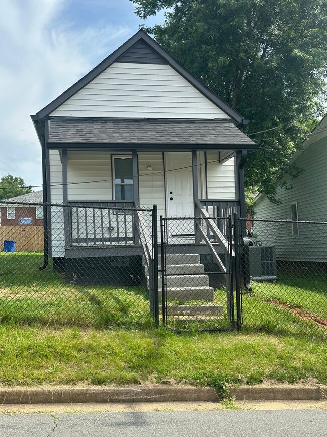 Primary Photo - Newly Remodeled 1 bedroom/1 bath House
